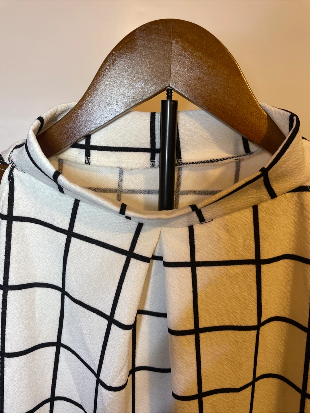 Women's Sleeveless Grid Print Blouse - photo 3