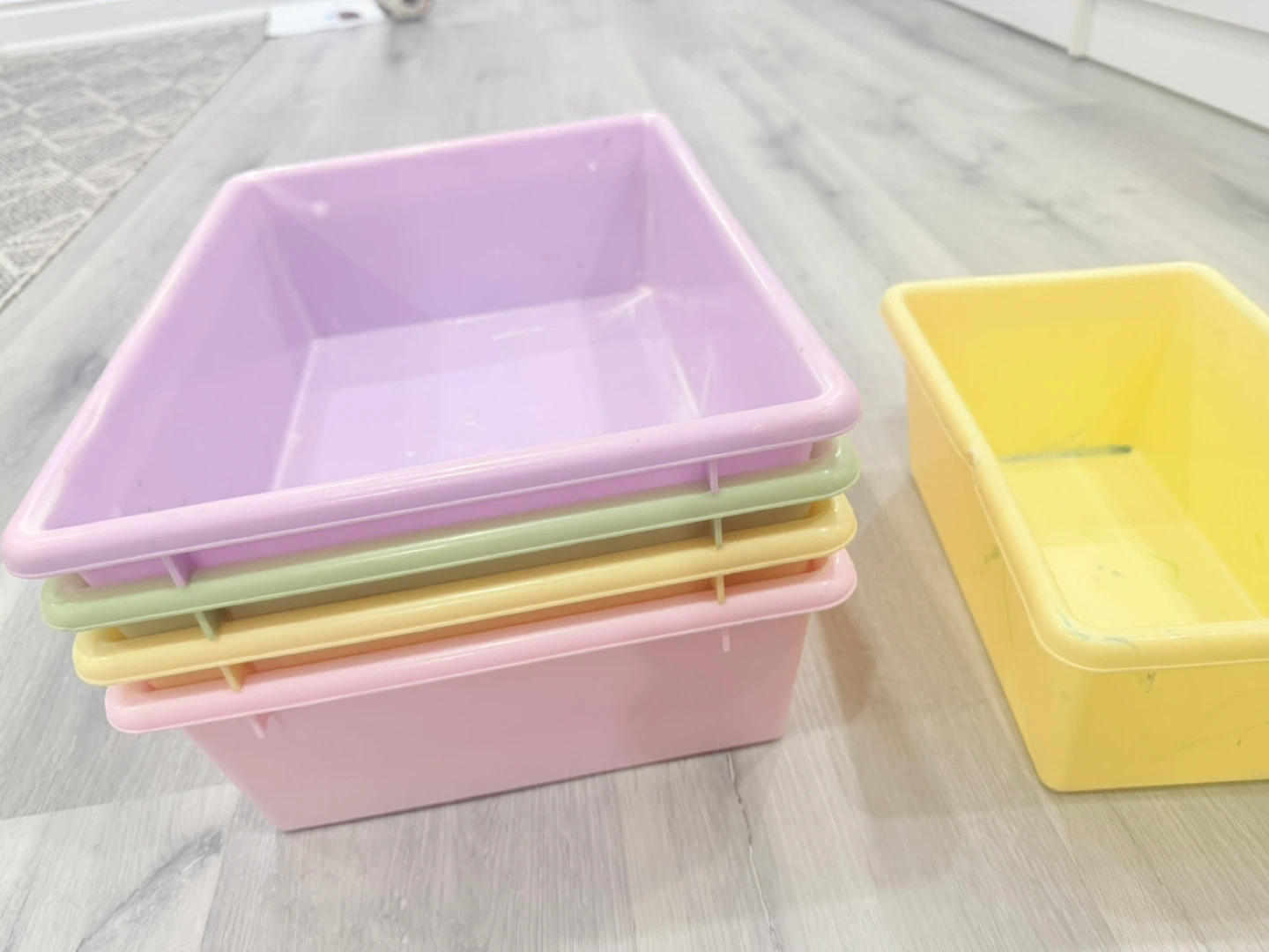 Stackable Plastic Storage Bins - Set of 4 and one small - photo 4