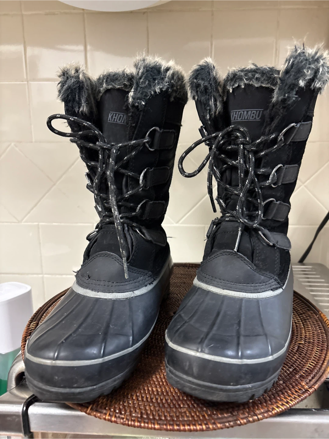 Khombu Women's Black Winter Snow Boots Size 9 Waterproof