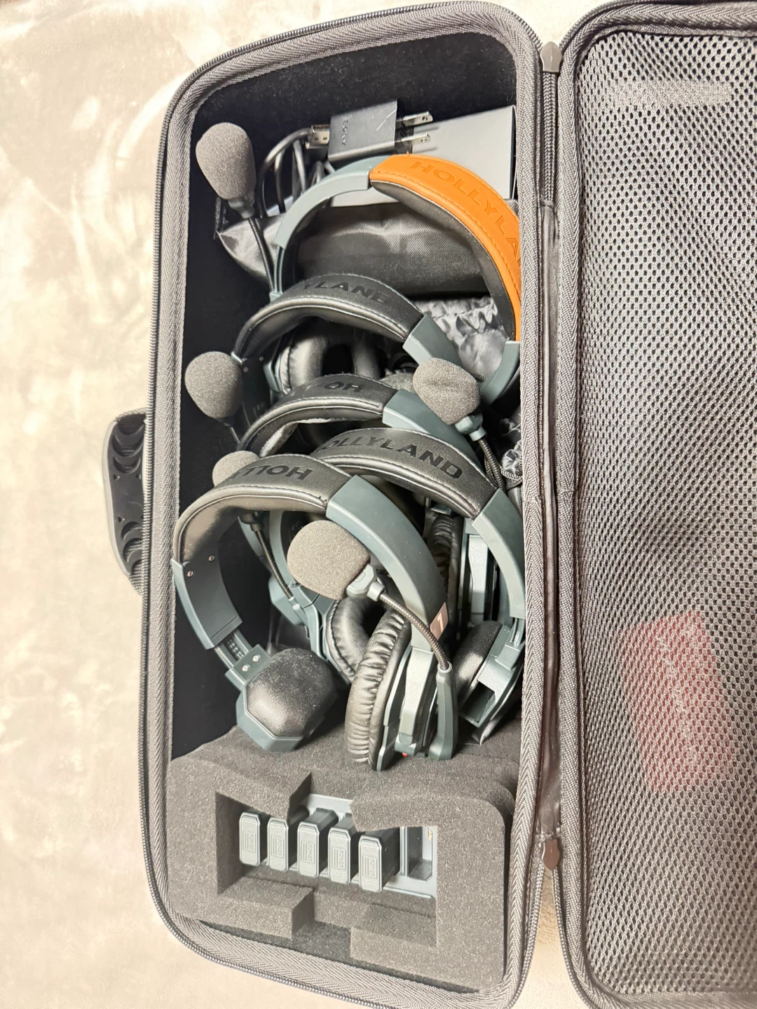 HOLLYLAND Wireless Headsets with Case - photo 3