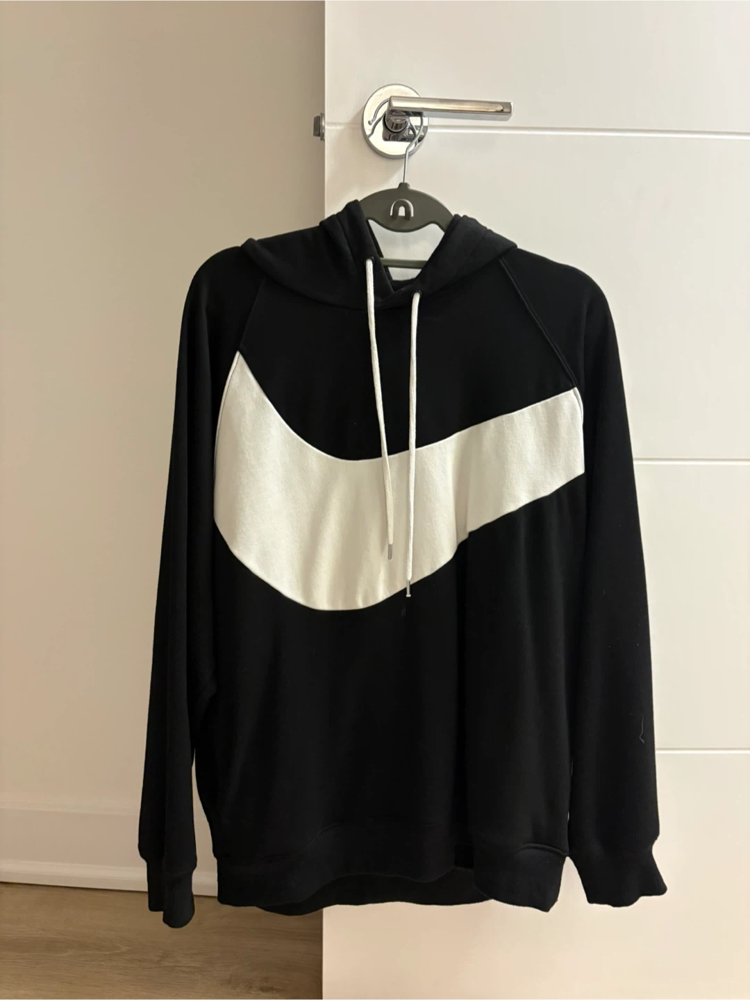 Women’s Nike Black Swoosh Hoodie XL
