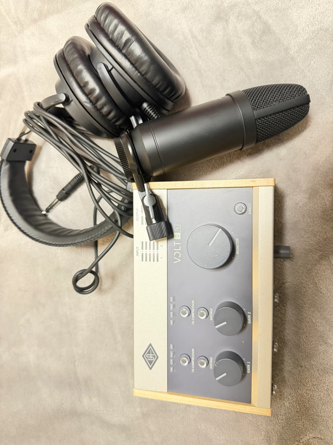 Volt 276 Audio Interface with Headphones and Microphone - photo 2