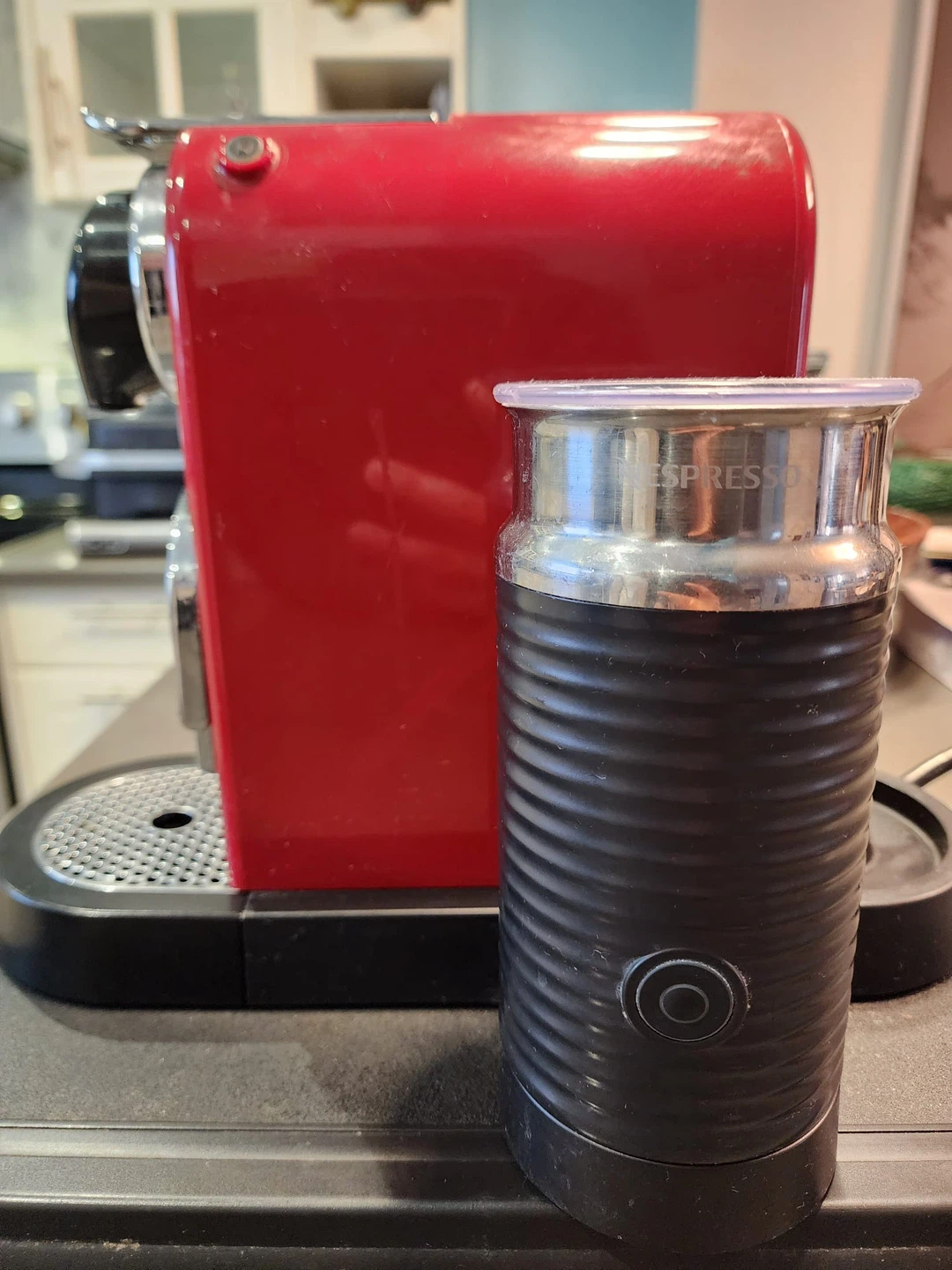 Nespresso Citiz Espresso Machine with Aeroccino Milk Frother - photo 2