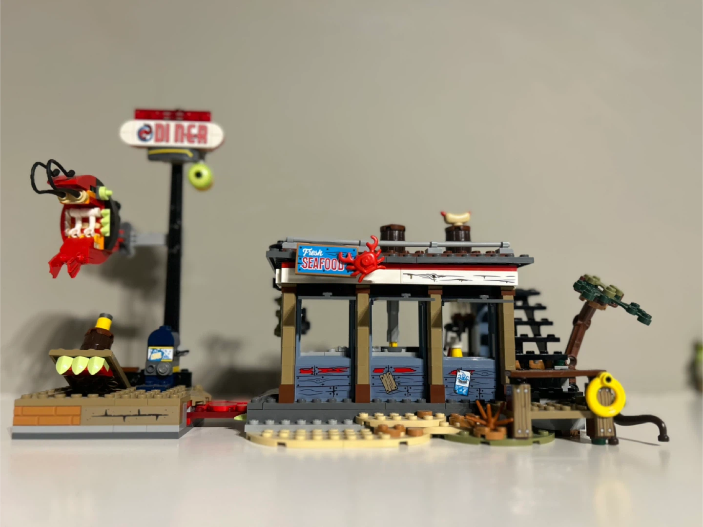 Lego Hidden Side Shrimp Shack Attack Set 70422 - photo 5