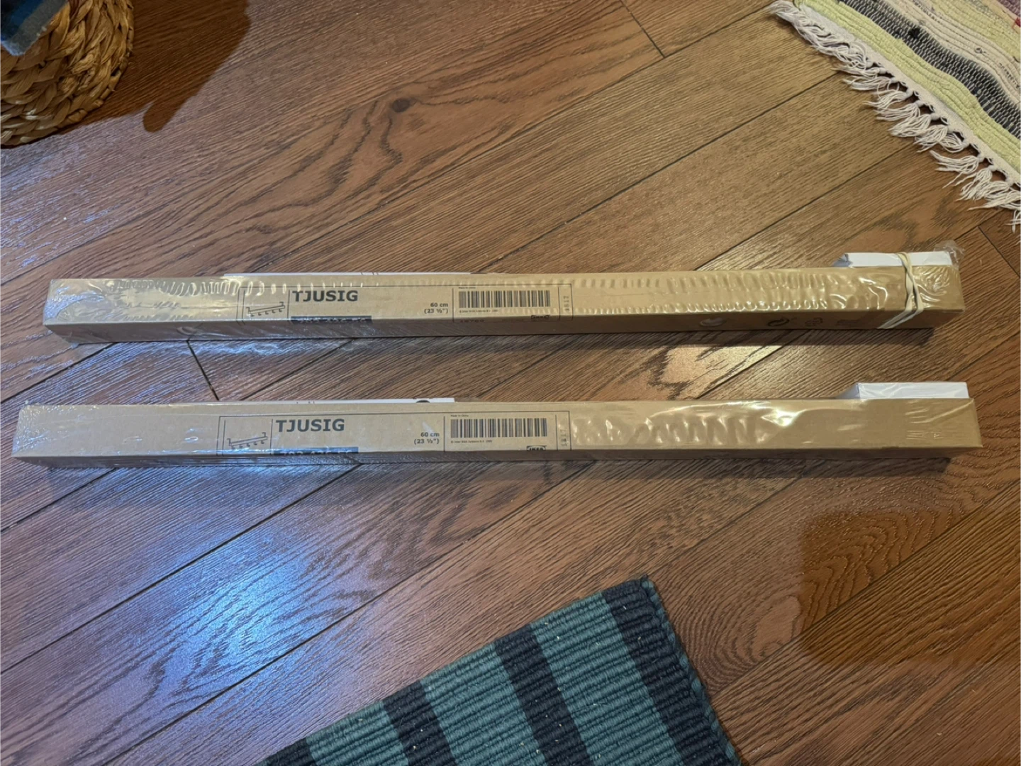TJUSIG IKEA white wall/door rack with knobs - photo 5