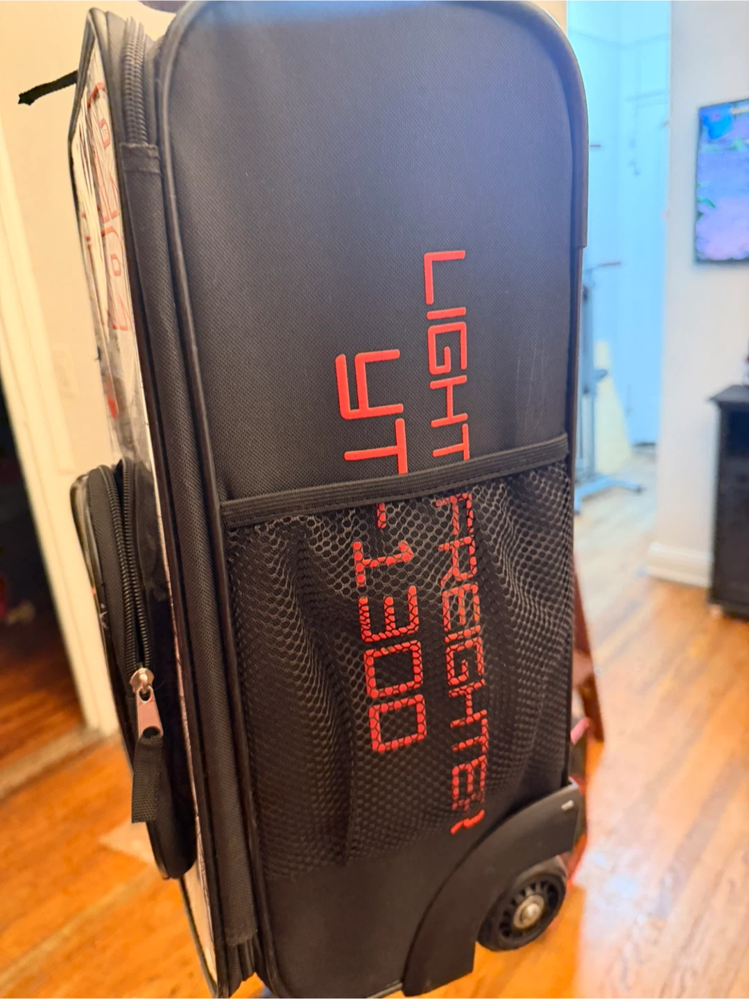 Star Wars Millennium Falcon Rolling Suitcase - photo 4