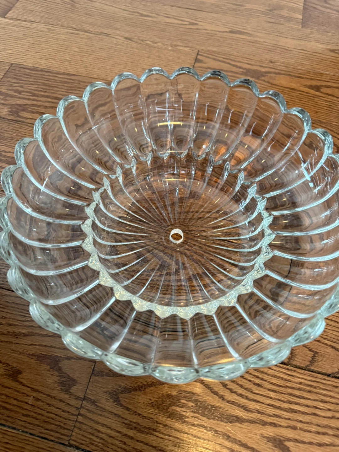 Decorative Clear Glass Serving Bowl — Scalloped Design