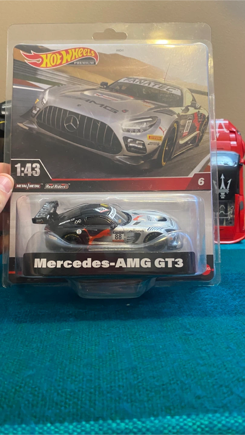 Hot Wheels Premium Mercedes-AMG GT3 1:43 Die-Cast Car - photo 2