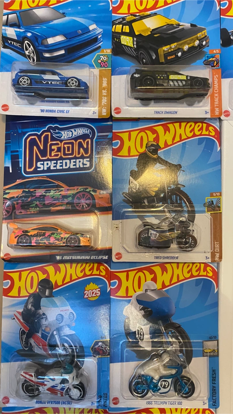 Hot Wheels and Matchbox Toy Cars - Assorted Models - photo 5