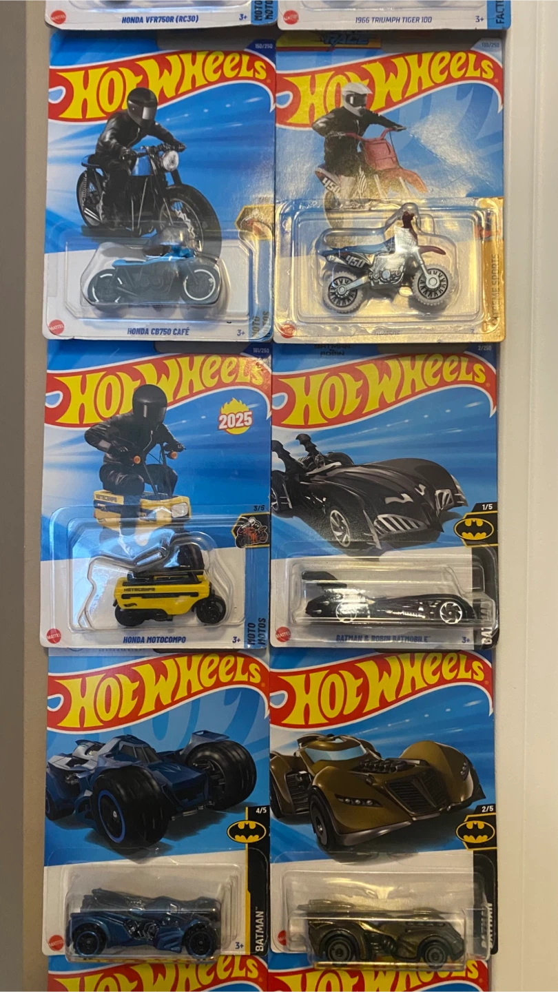 Hot Wheels and Matchbox Toy Cars - Assorted Models - photo 4