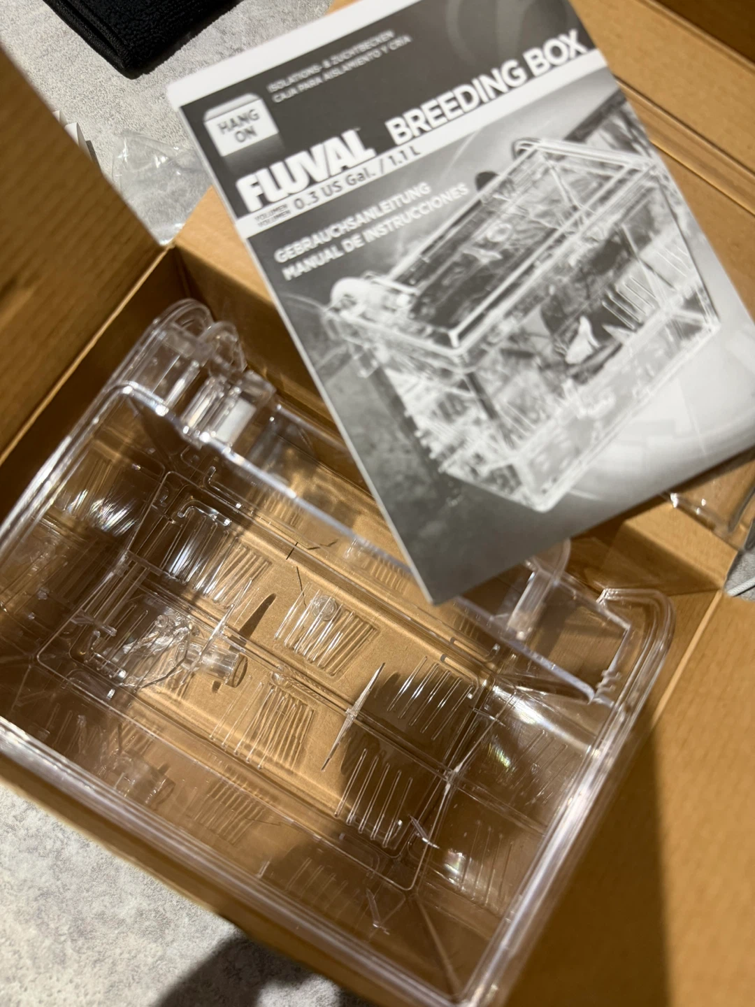 Fluval "Hang On" Breeding Box - 0.3 US Gal / 1.1 L - photo 2