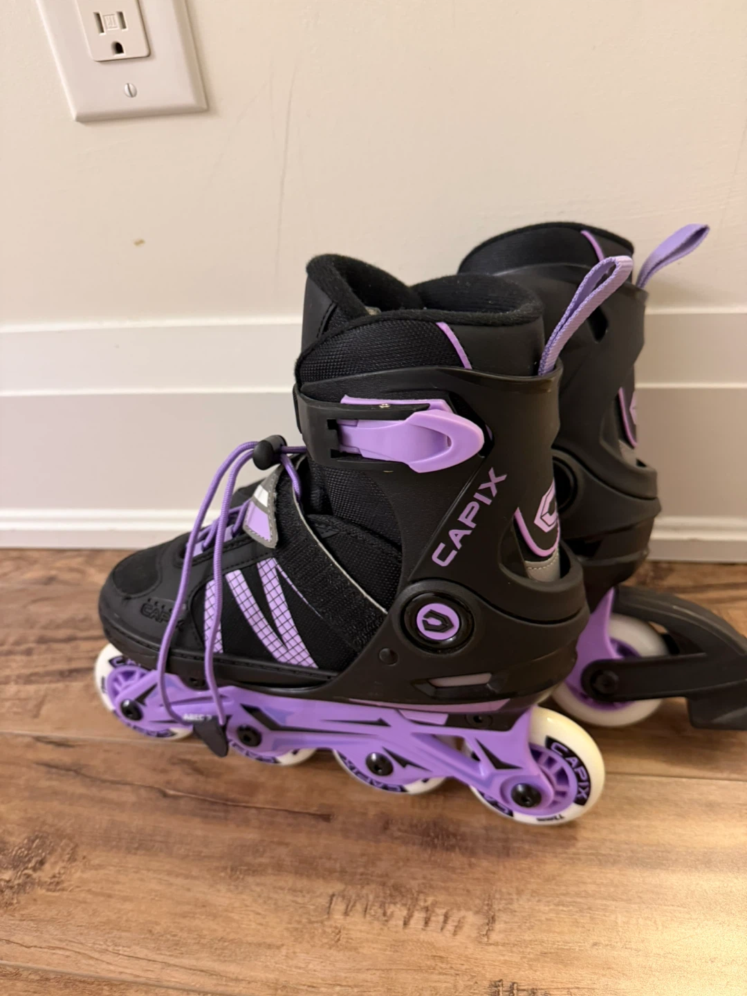 Capix Rollerblades and Protective Gear Set - Size S - photo 2