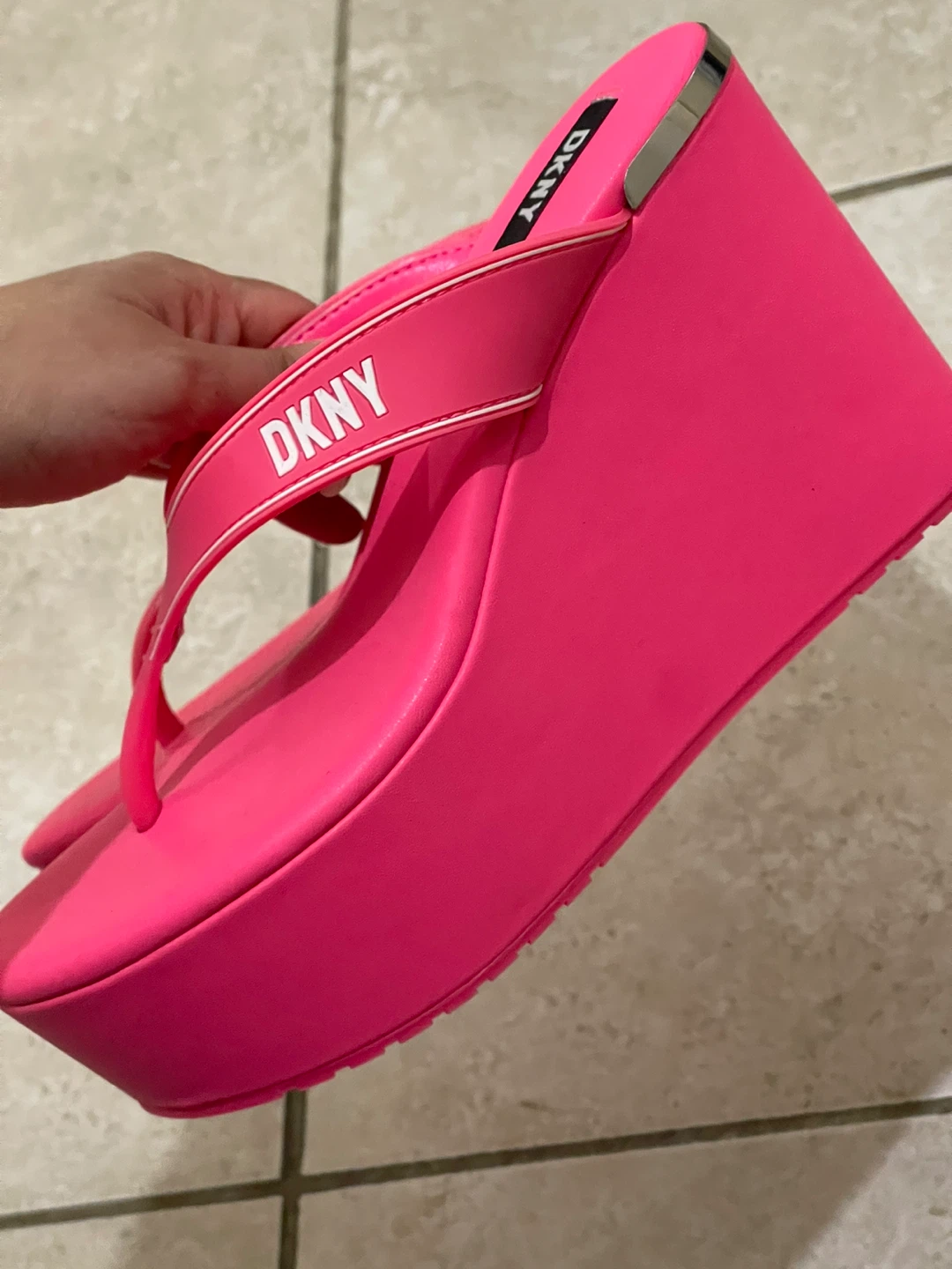 DKNY Barbie vibrant pink platform sandals - photo 2