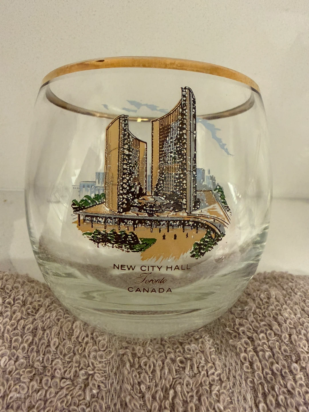 Set of 4 vintage Toronto landmark glasses - photo 2