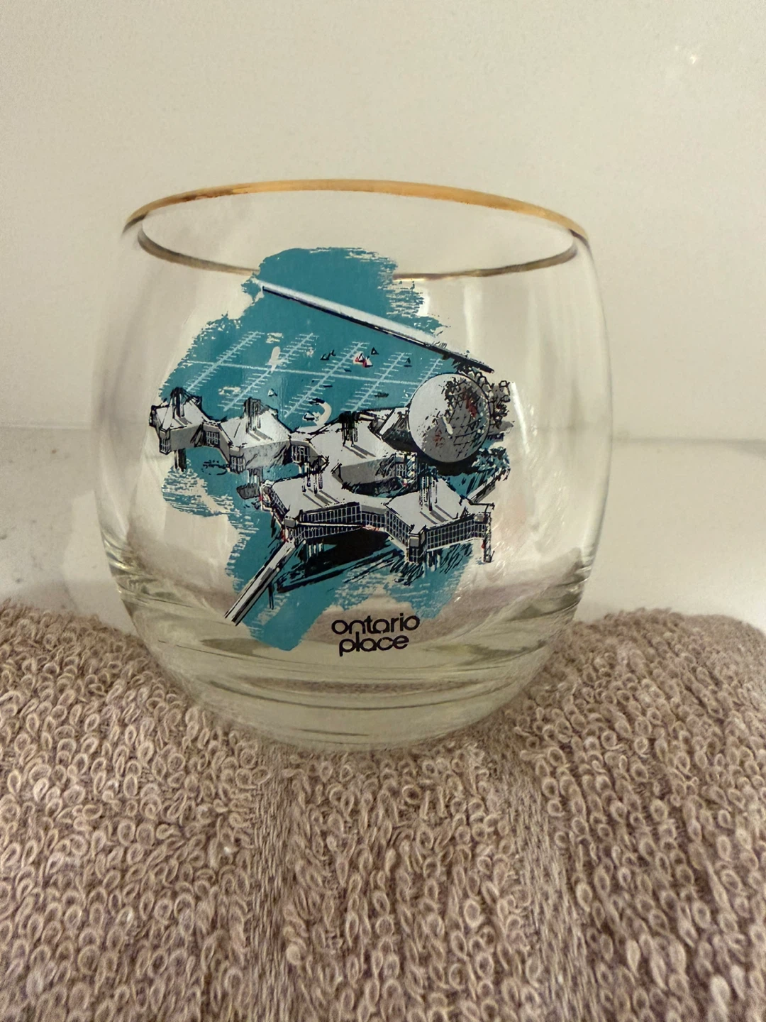 Set of 4 vintage Toronto landmark glasses - photo 3
