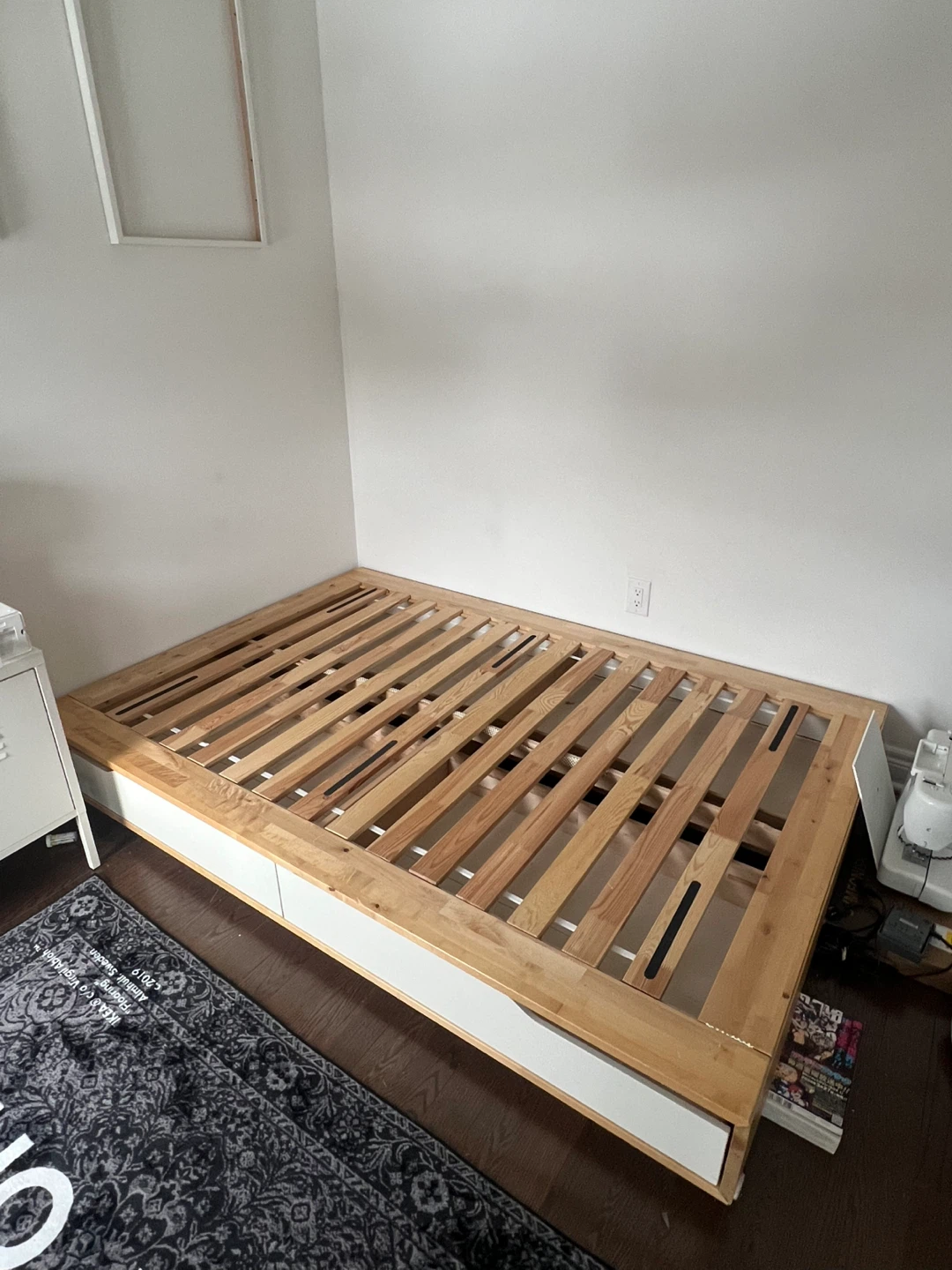 IKEA queen size bed frame - photo 3