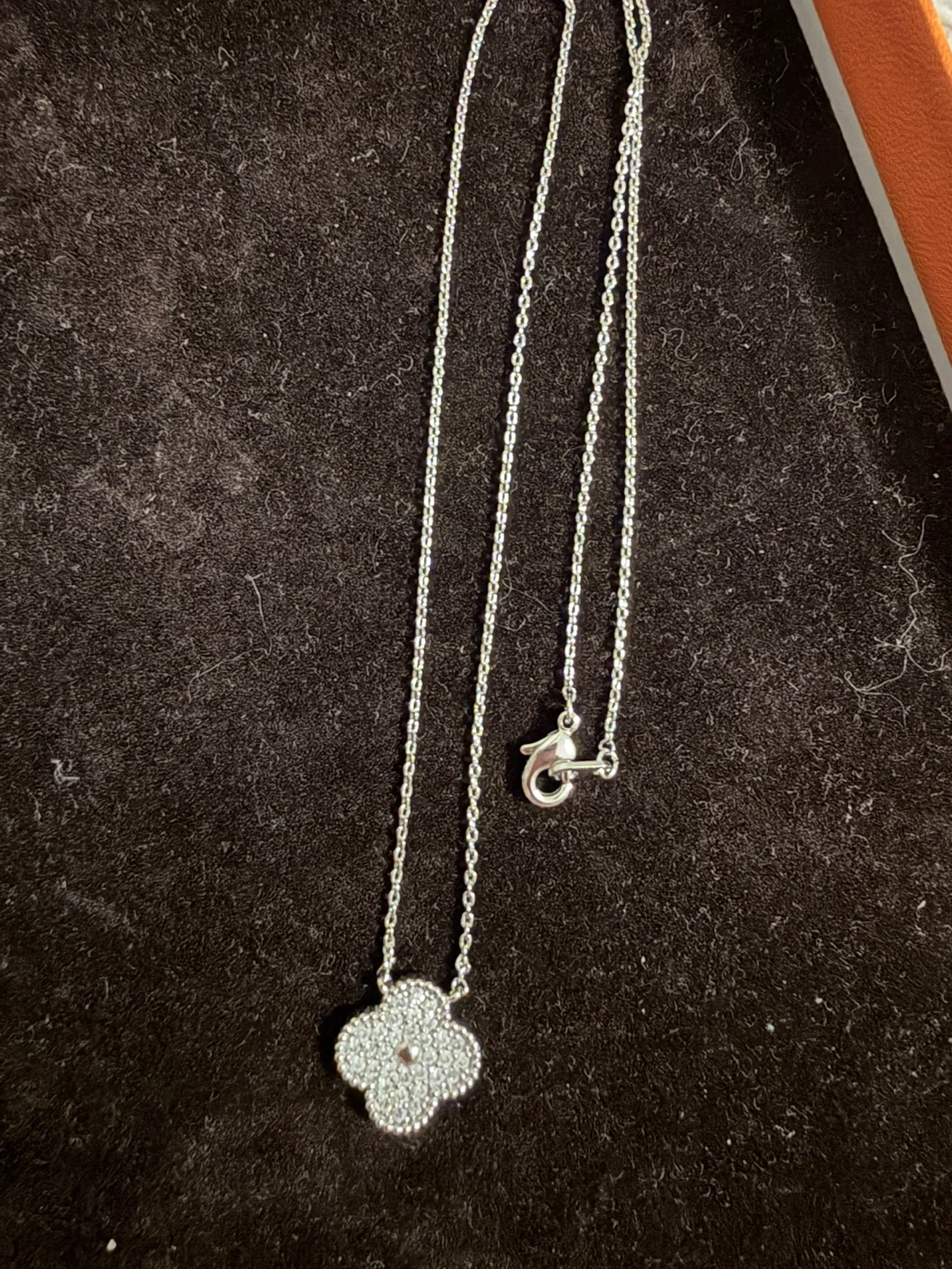 Clover Necklace