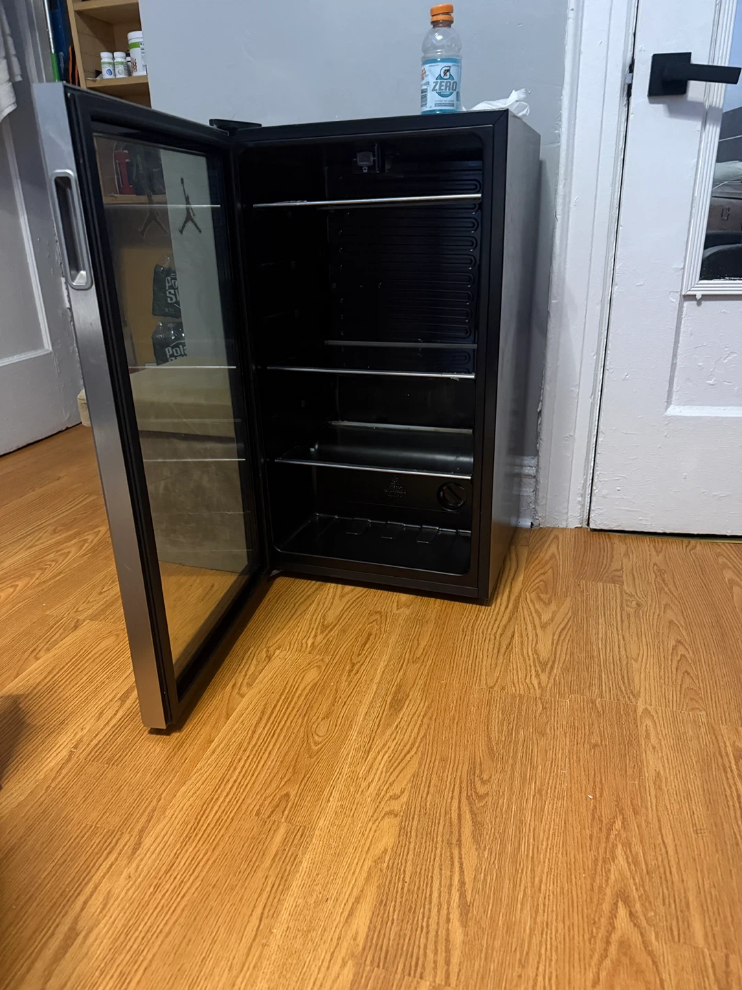 Compact Beverage Refrigerator Cooler - photo 2