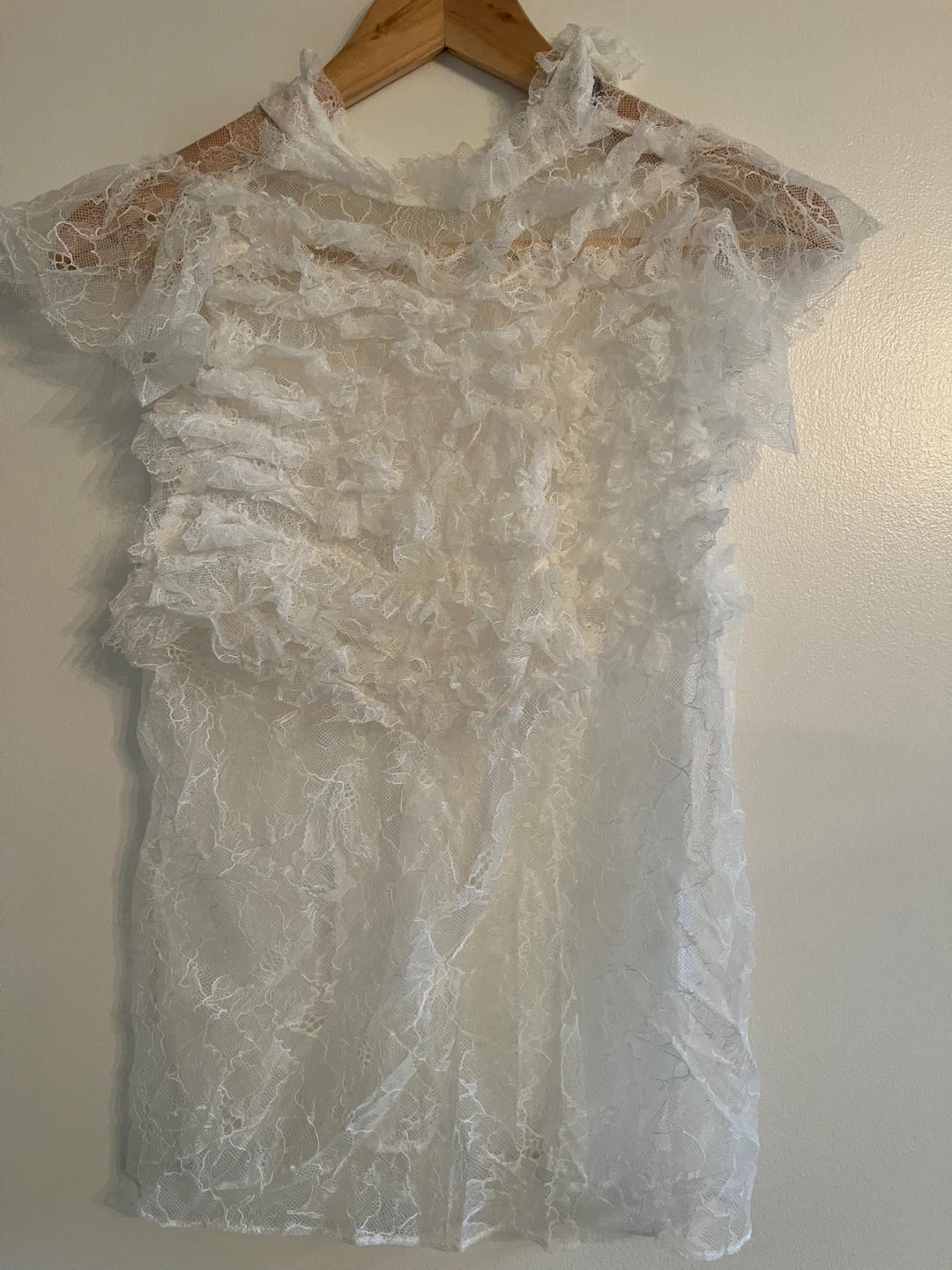 Sheer Lace Top with Ruffle Detail 🧡