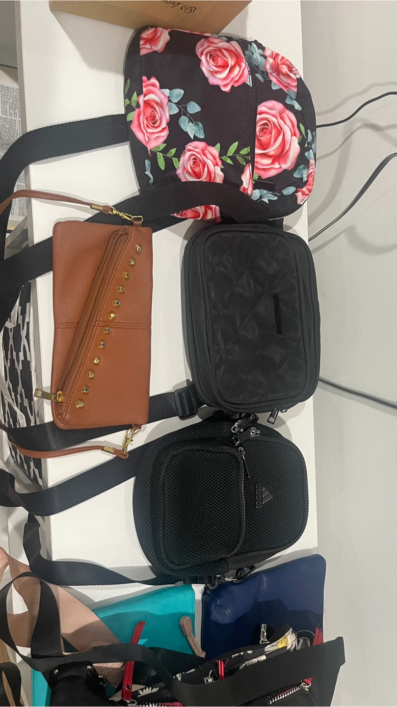 Assorted Women's Bags - photo 2