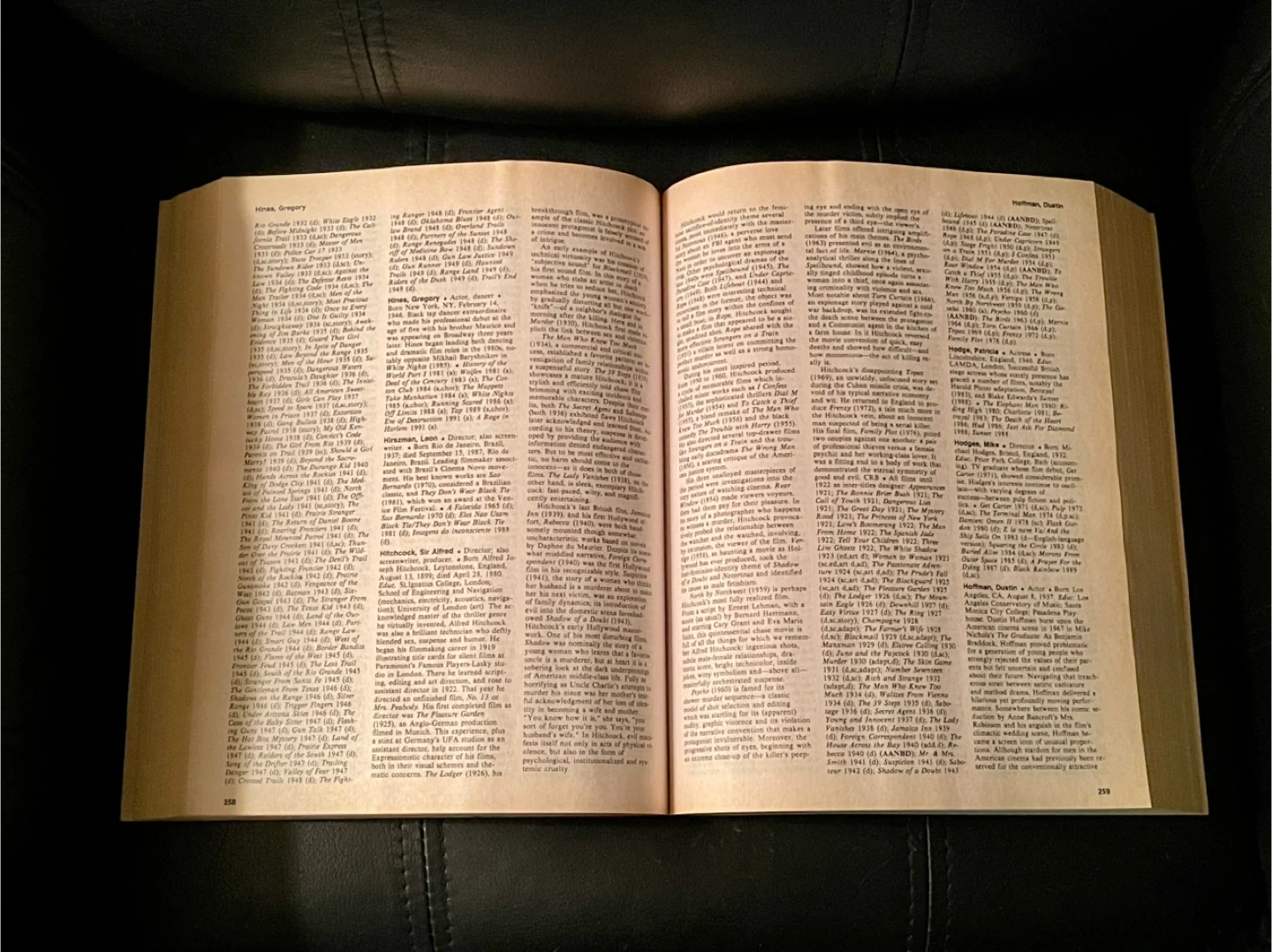 🧡The Encyclopedia of Film Reference Book - photo 3