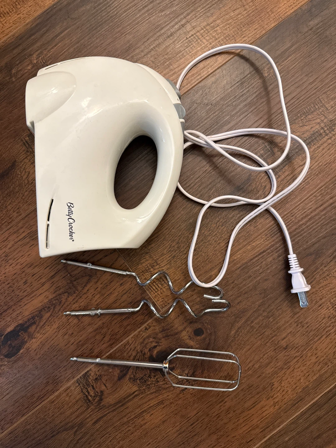 Betty Crocker Hand Mixer with 3 Beaters