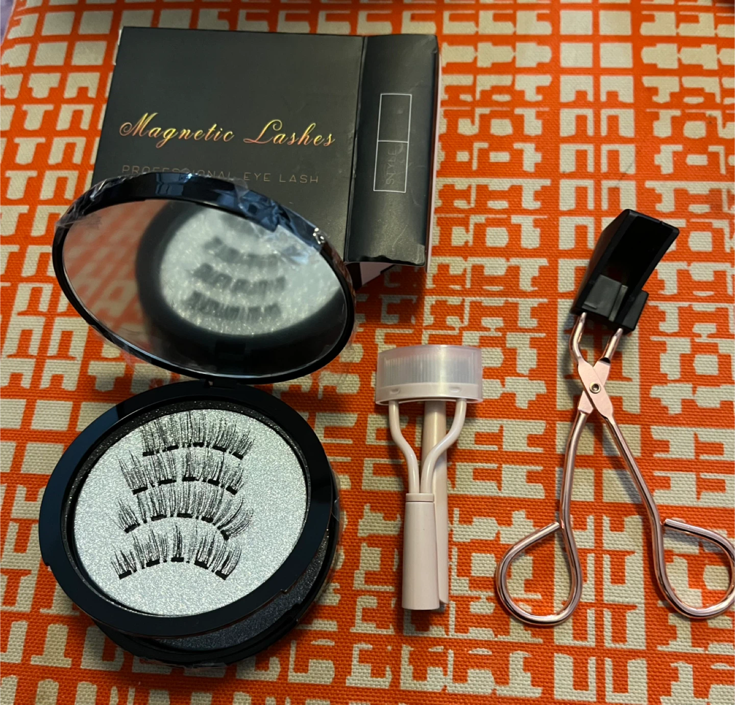 Magnetic Eyelashes Kit with Curler - photo 2