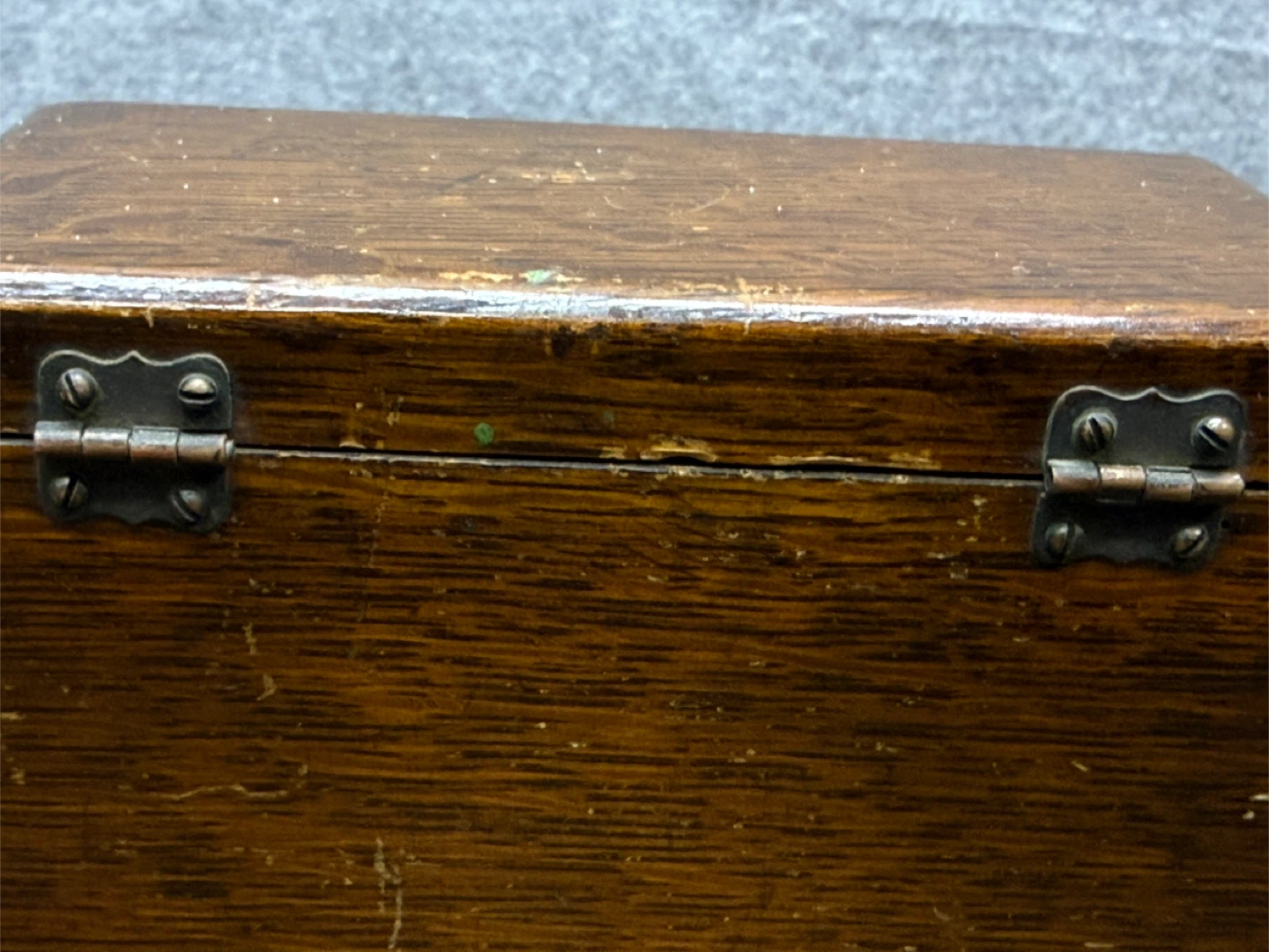 Vintage Oak Keepsake Box Scalloped Lid c.1920-1940 Hinged Wood - photo 5