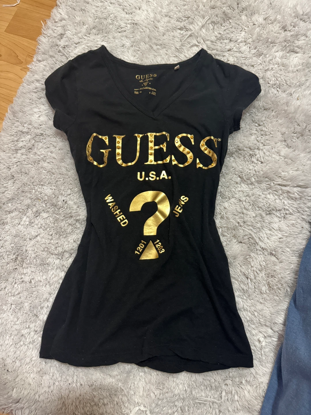Guess Vintage V-neck T-shirt  (slim cut)