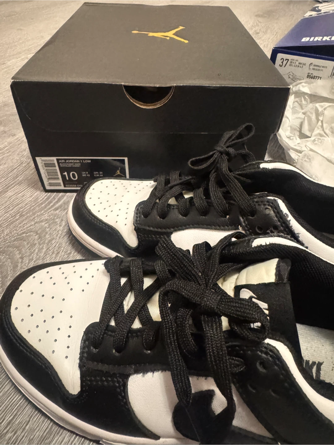 Air Jordan 1 Low Sneakers - Size US7 - photo 3