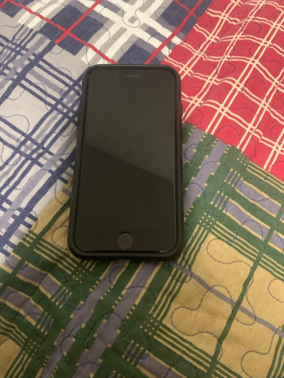 Apple iPhone SE (2nd Generation)  in Black