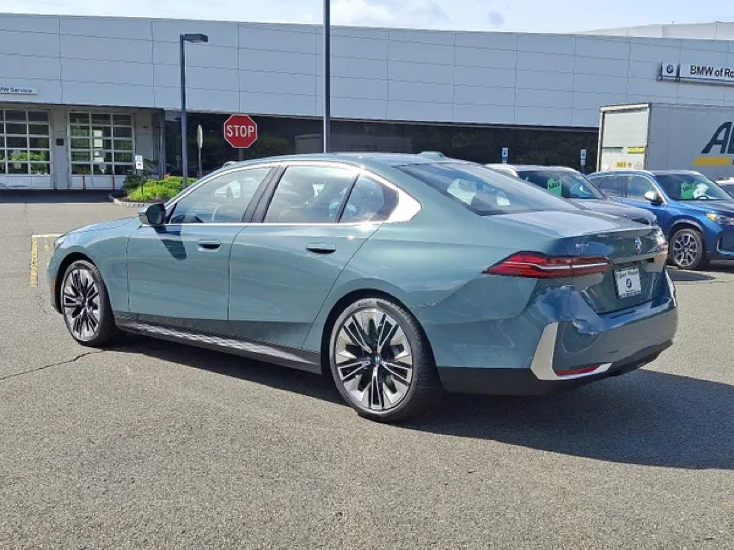 2025 BMW 530I XDrive - photo 2