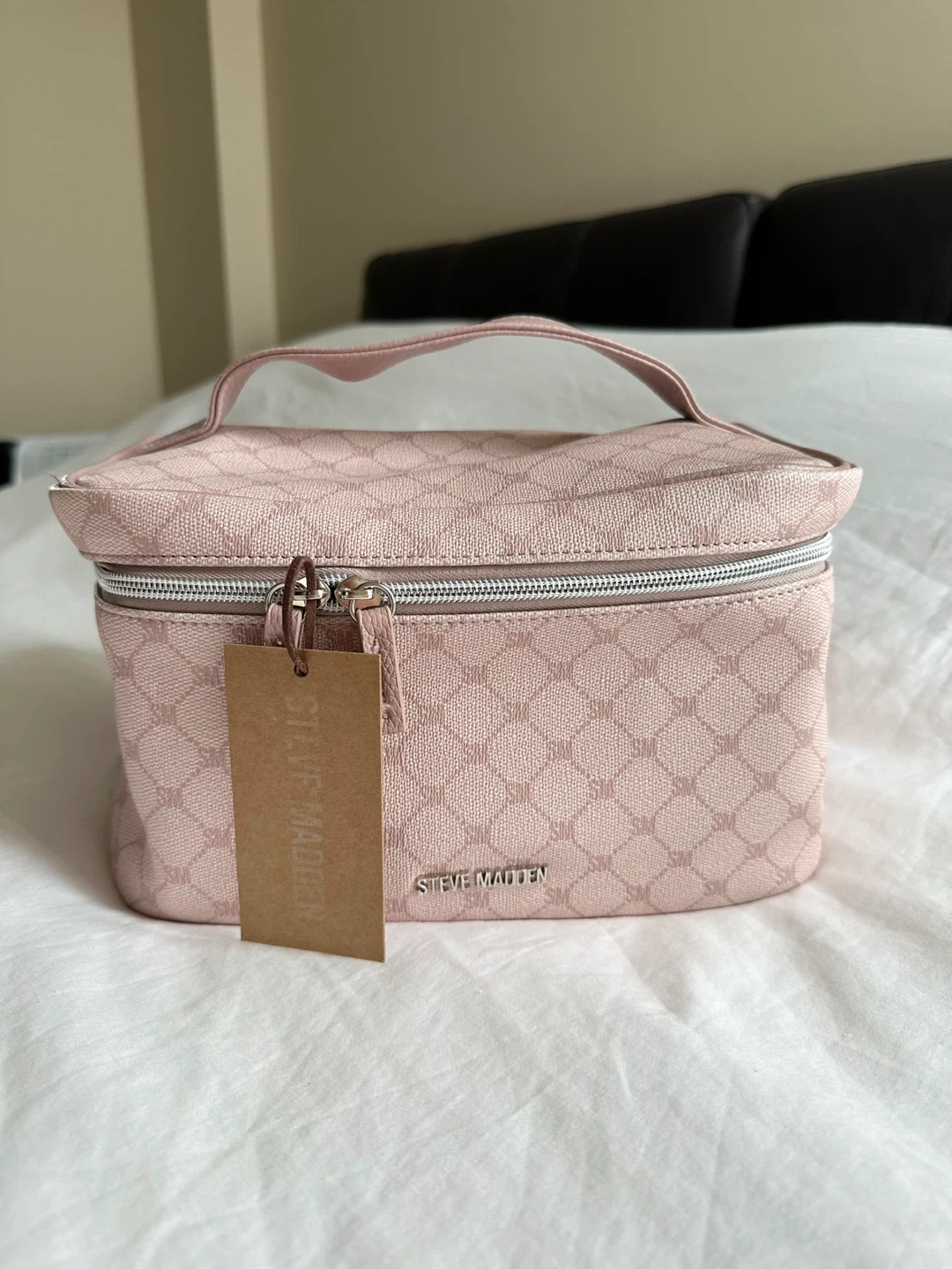 🆕 Steve Madden Train Cosmetic Case in Light Pink