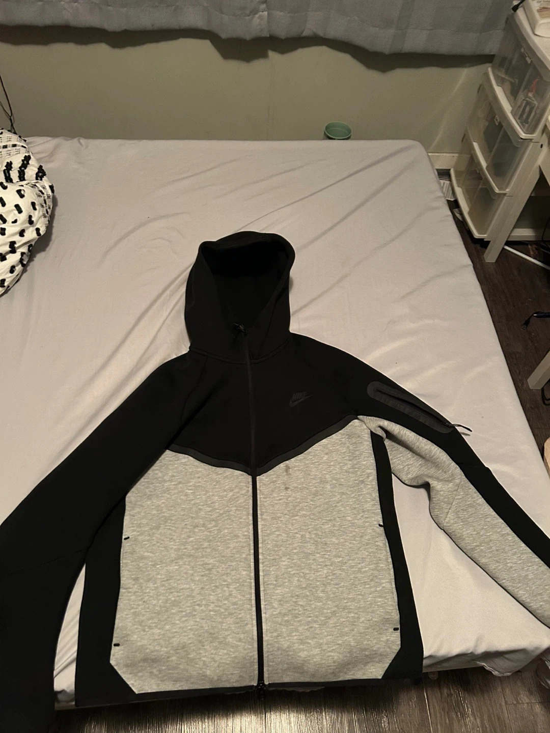 Nike Tech Fleece Full Zip Hoodie - Black/Grey - Size Medium