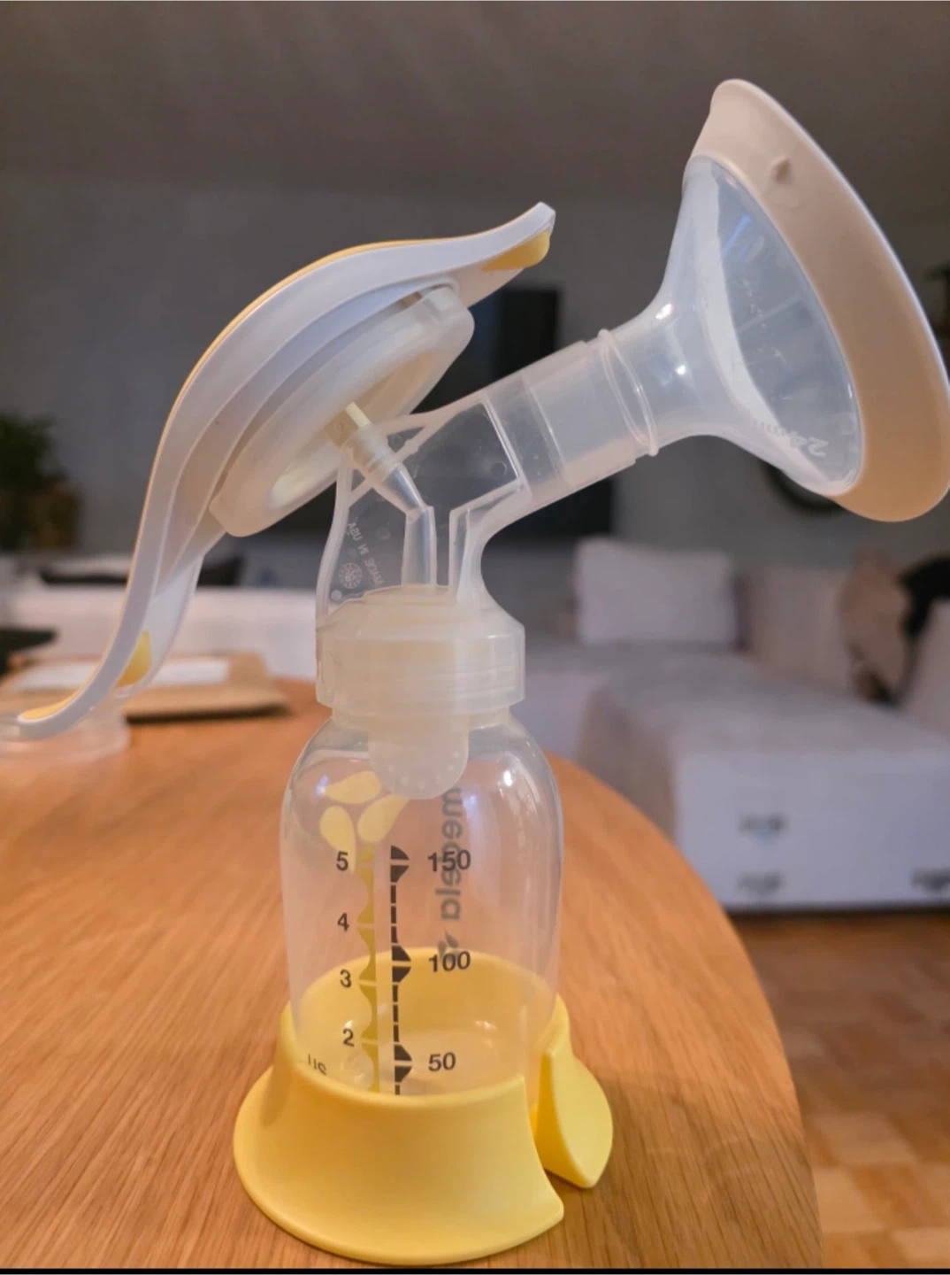 Medela Harmony Manual Breast Pump with PersonalFit Flex - photo 2