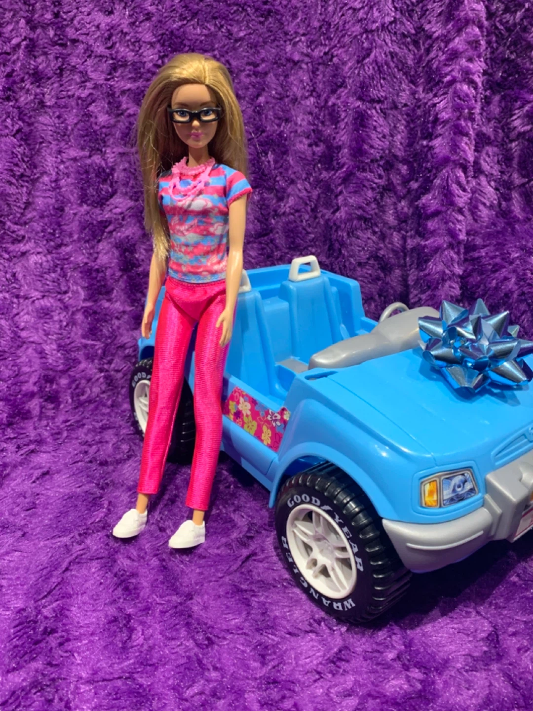Barbie Doll and Blue SUV Playset - photo 5