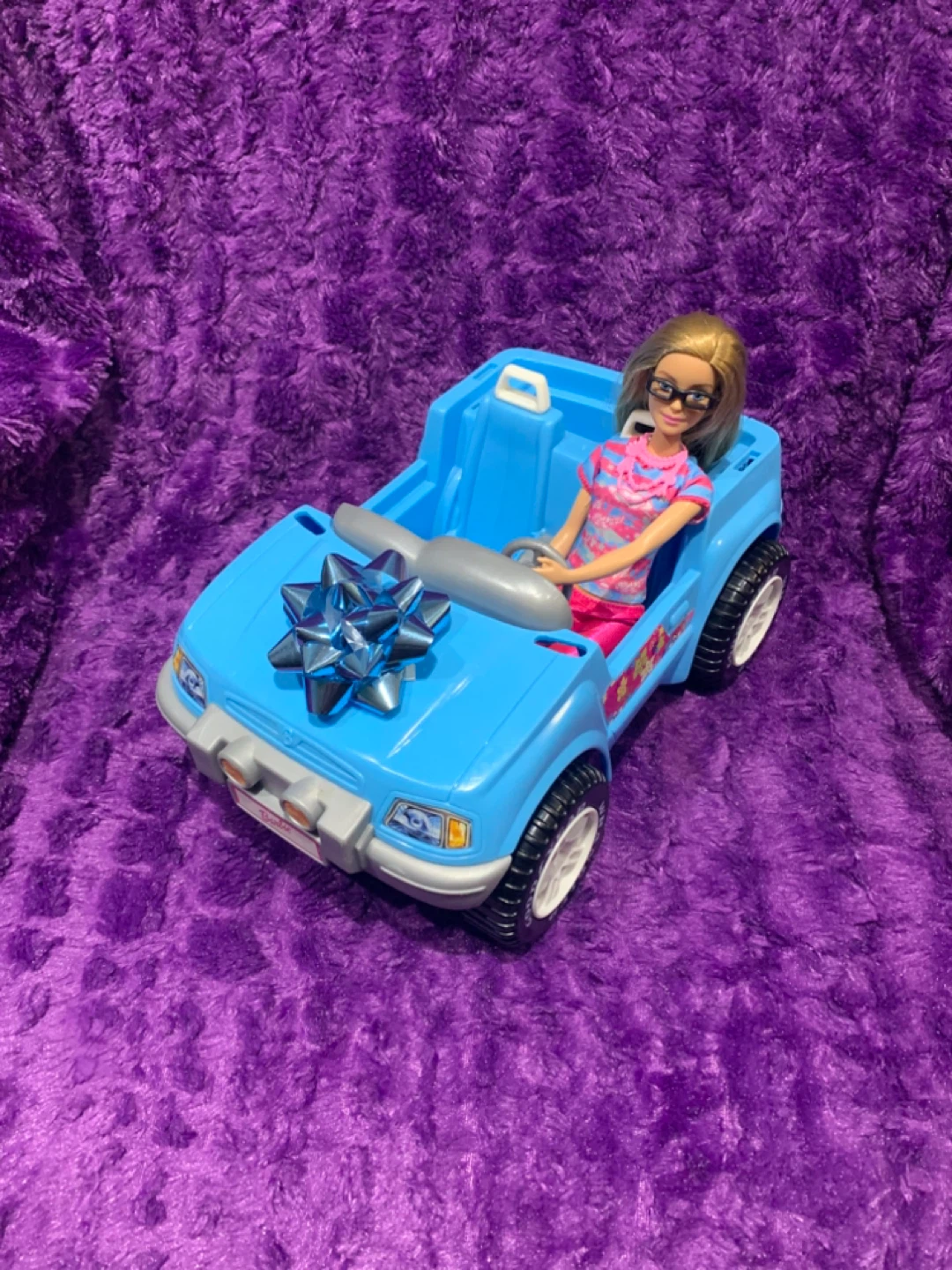Barbie Doll and Blue SUV Playset - photo 3