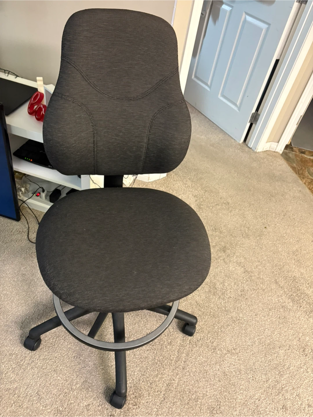 Black Task Chair with Footrest