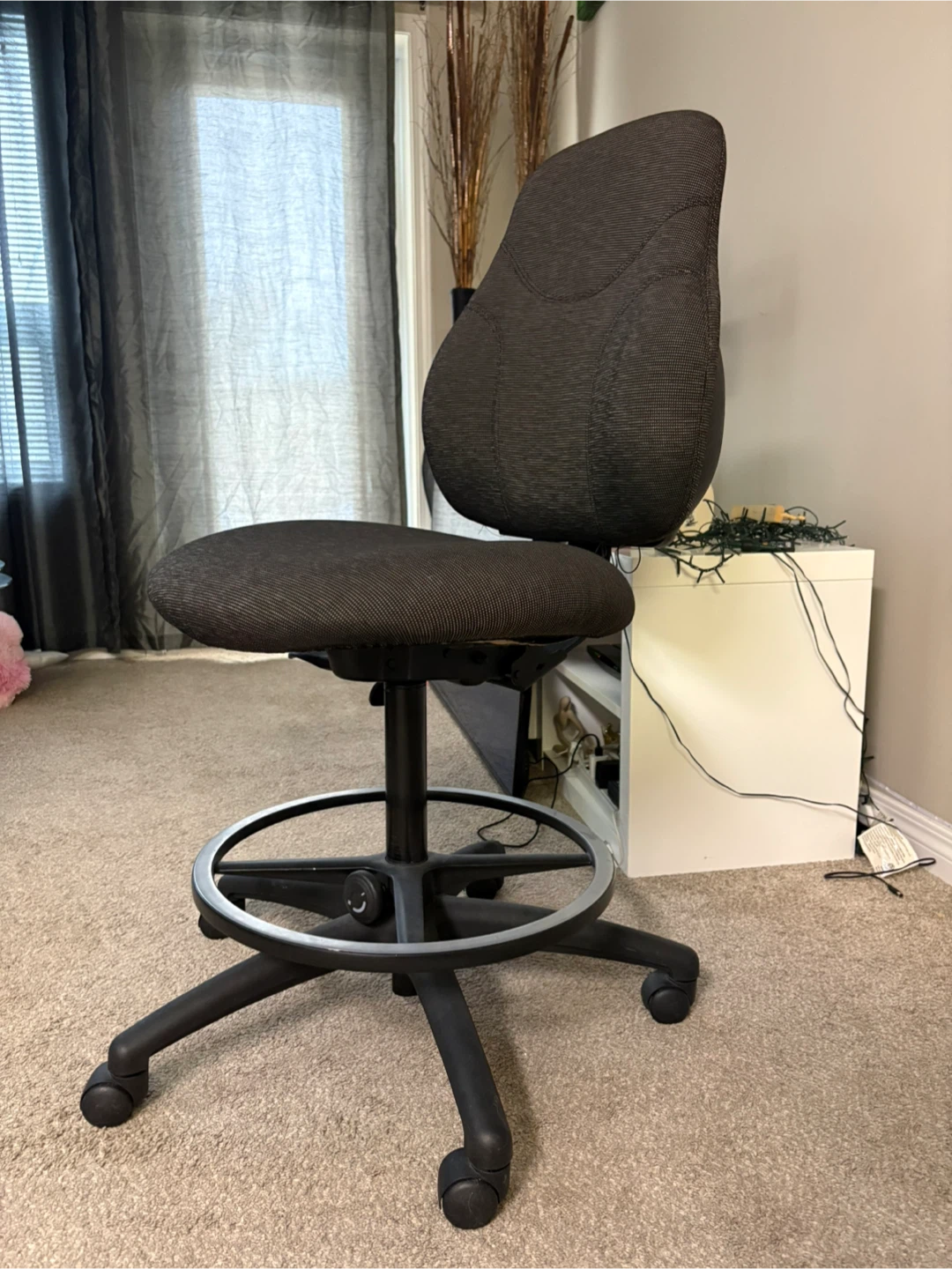 Black Task Chair with Footrest - photo 2