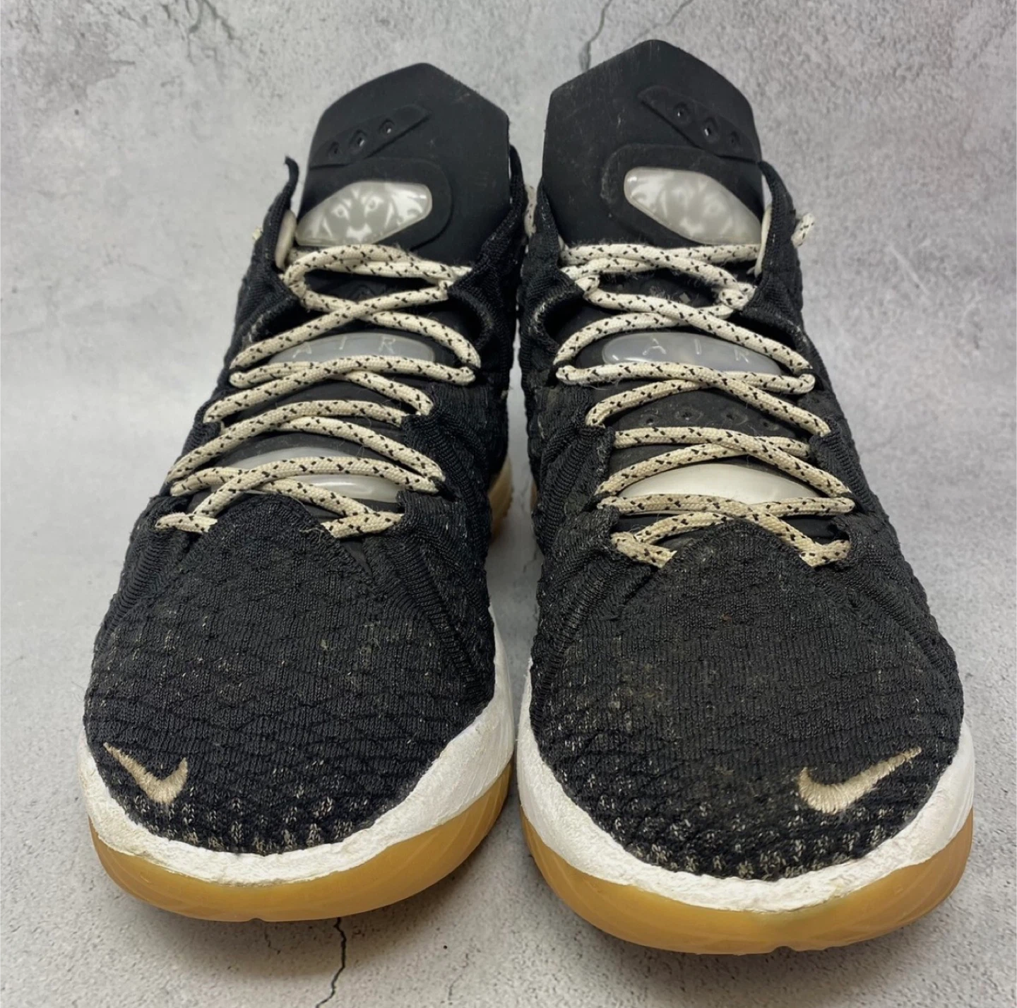 Nike LeBron 17 Sneakers