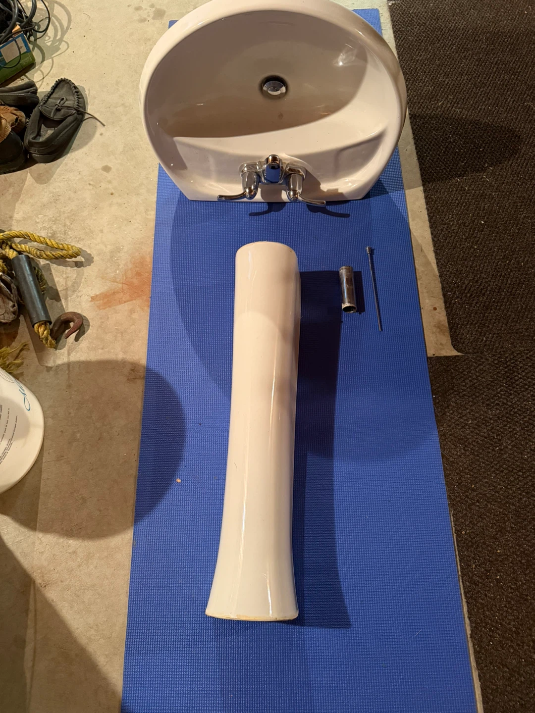 White Pedestal Sink with Faucet - photo 2