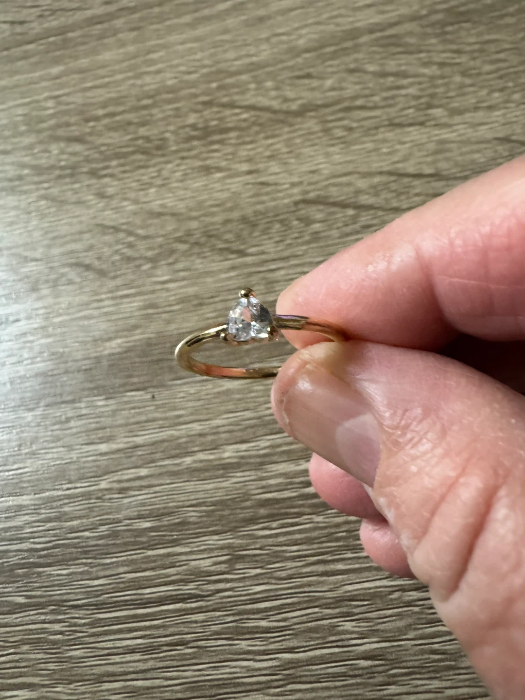 Gold-tone ring with a clear stone size 9 - photo 2