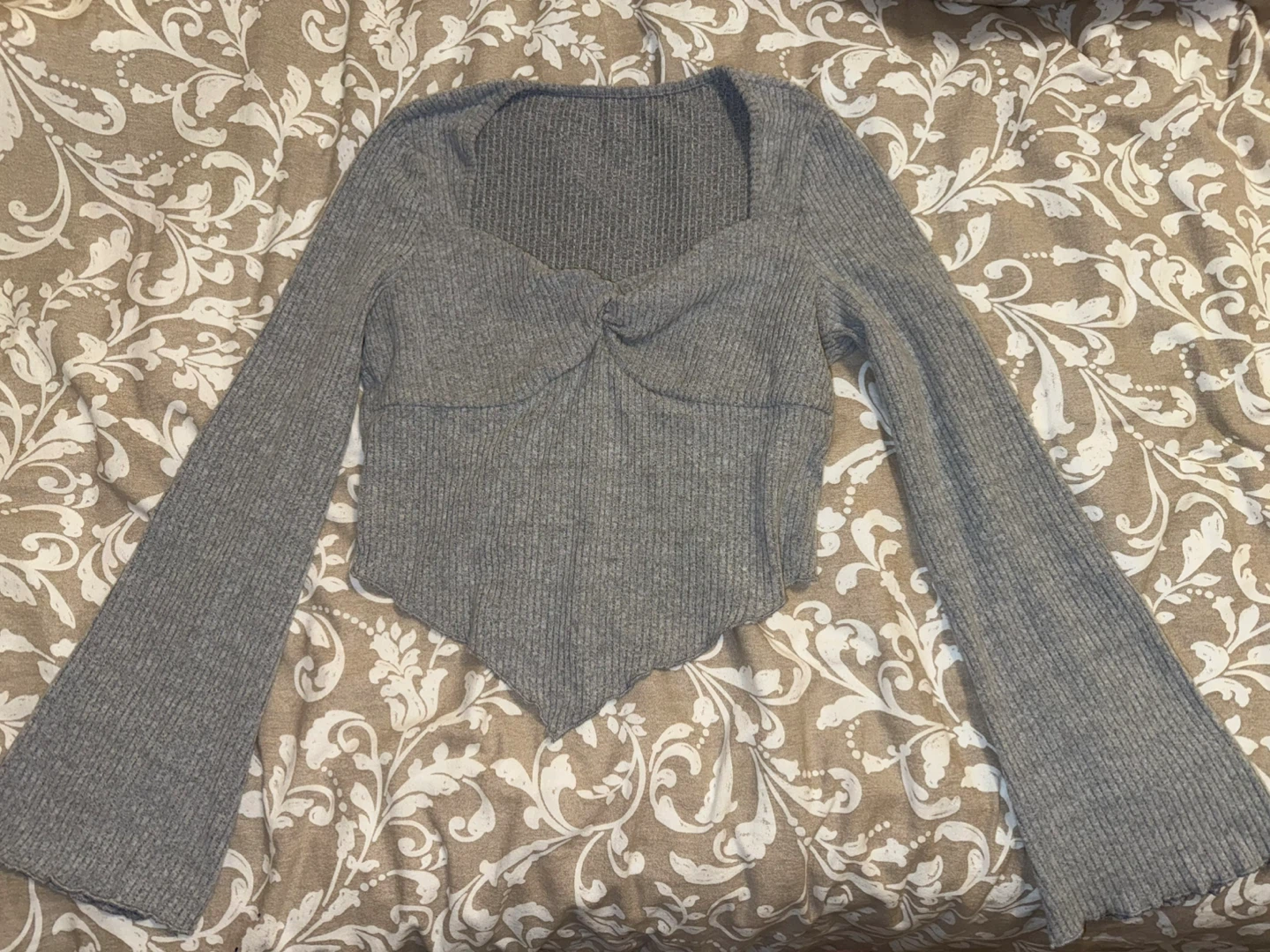 Grey Ribbed Bell Sleeve Twist Front Top 🧡 - photo 2