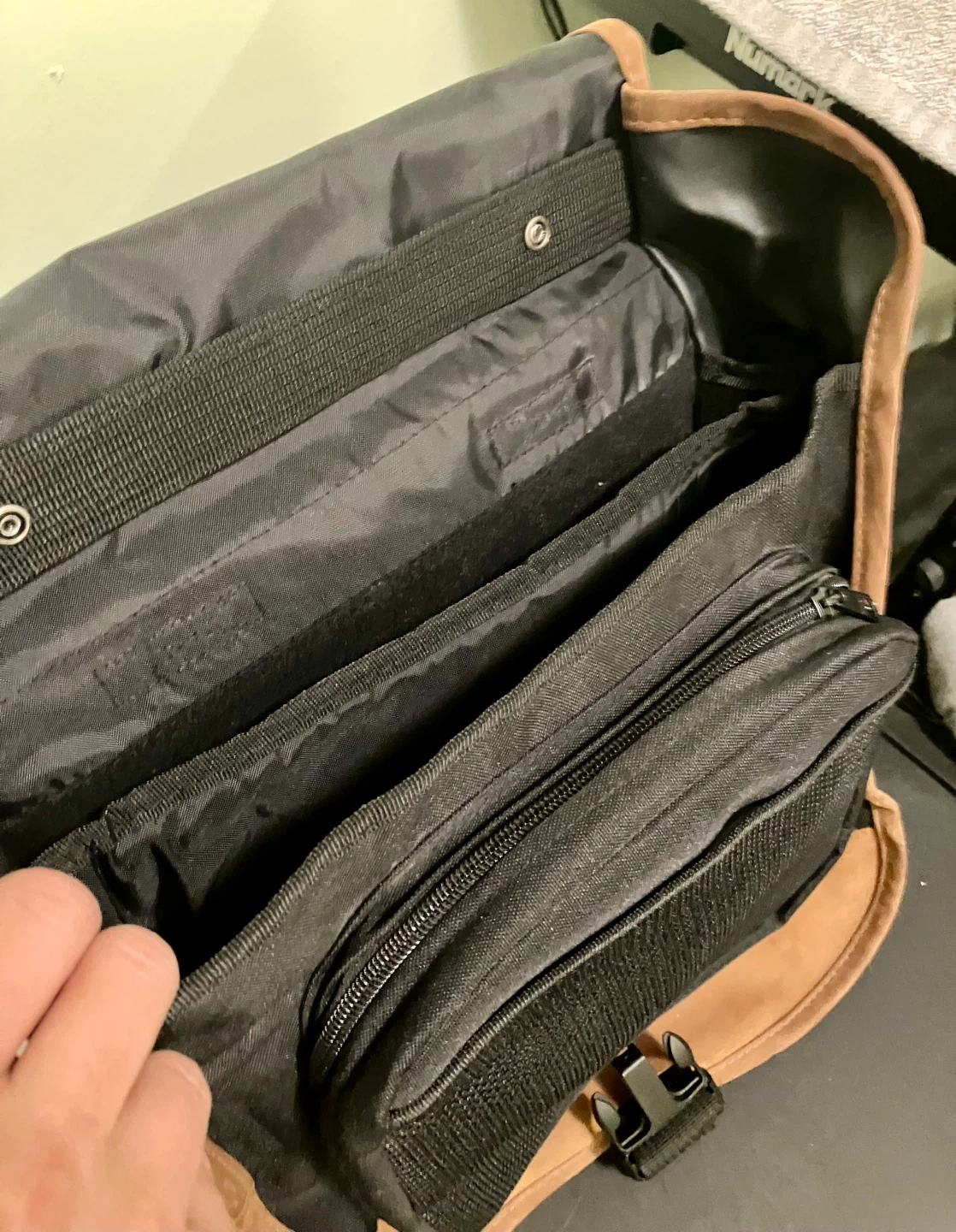 Vintage 90s Kensington SADDLEBAG knapsack/Laptop Bag - photo 4