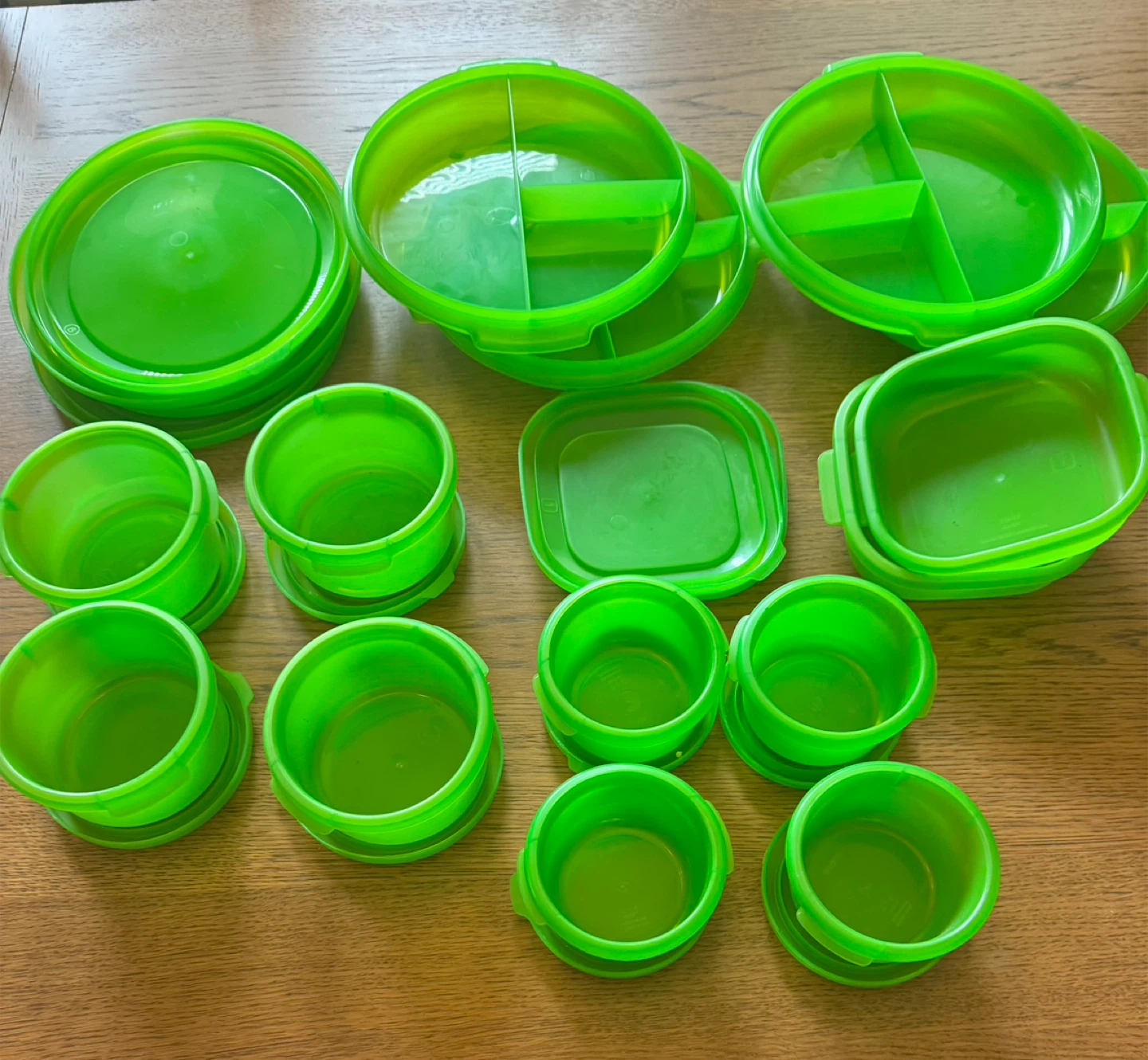 Green Plastic Food Storage Container Set