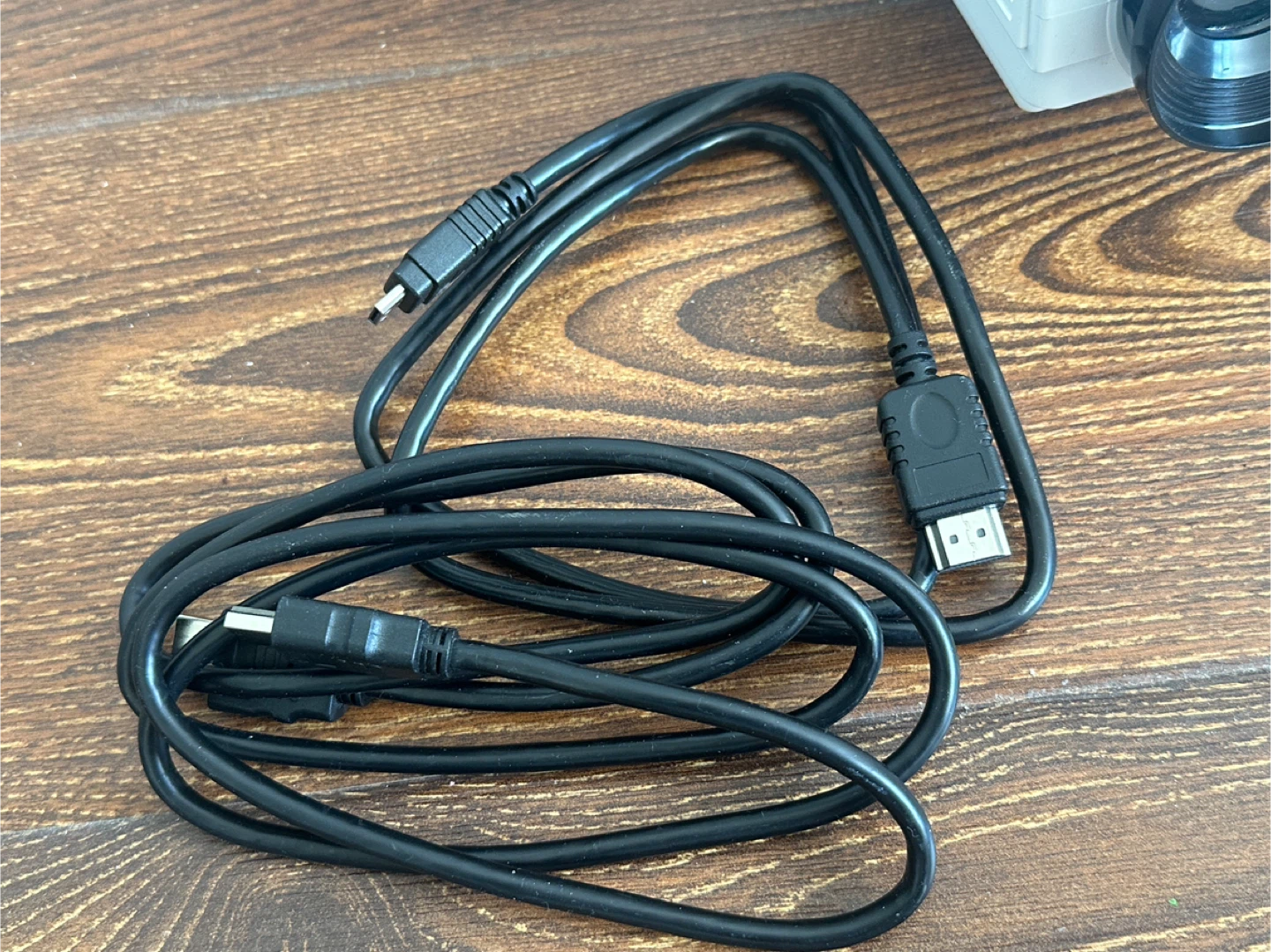 Eokely Projector with Cables - photo 2