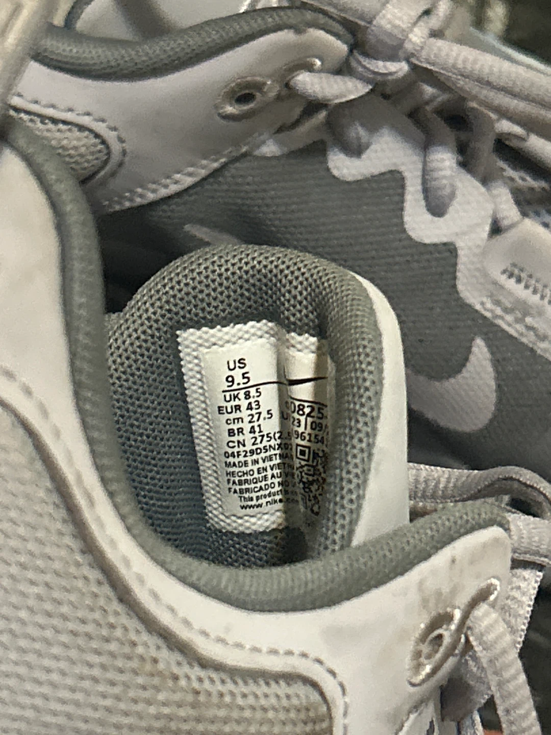Nike Sneakers Grey US Size 9.5 - photo 3