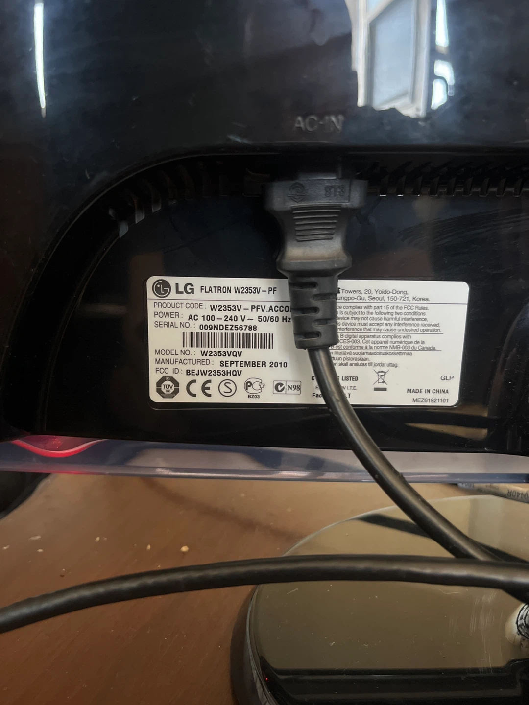 LG Flatron W2353v-pf Monitor - photo 2