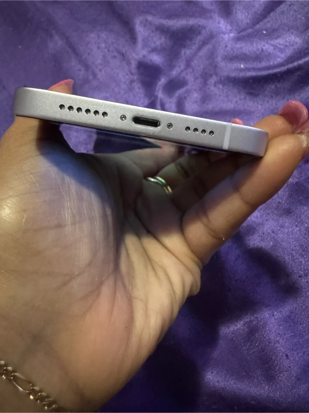 Apple iPhone 14 Plus speaker issue with AirPod Pros - photo 4