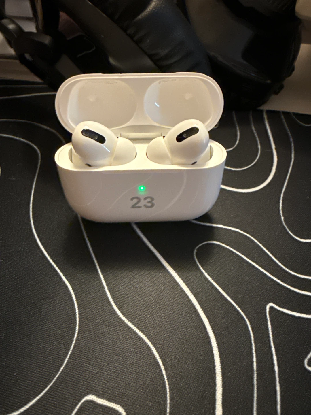 Apple AirPods Pro  with Case - photo 4